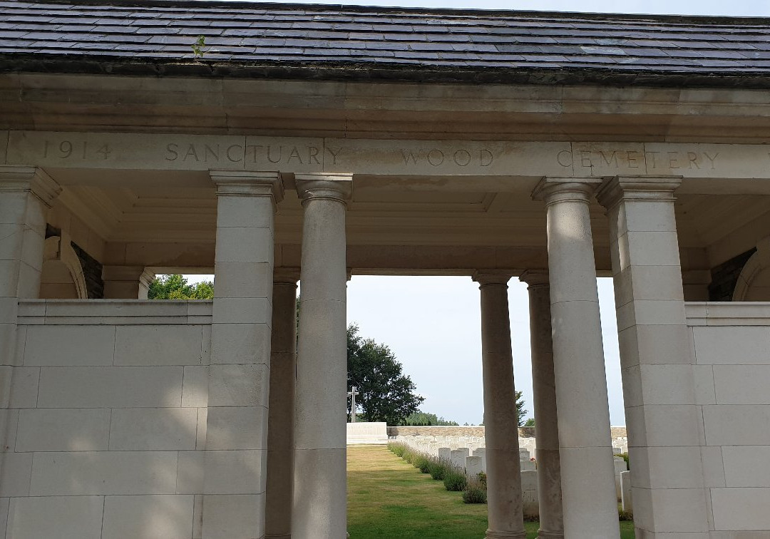 Sanctuary Wood Cemetery景点图片