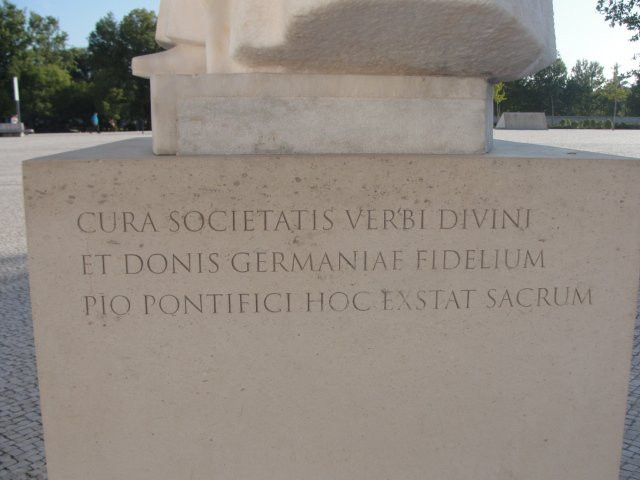 Estatua de Papa Pio XII景点图片