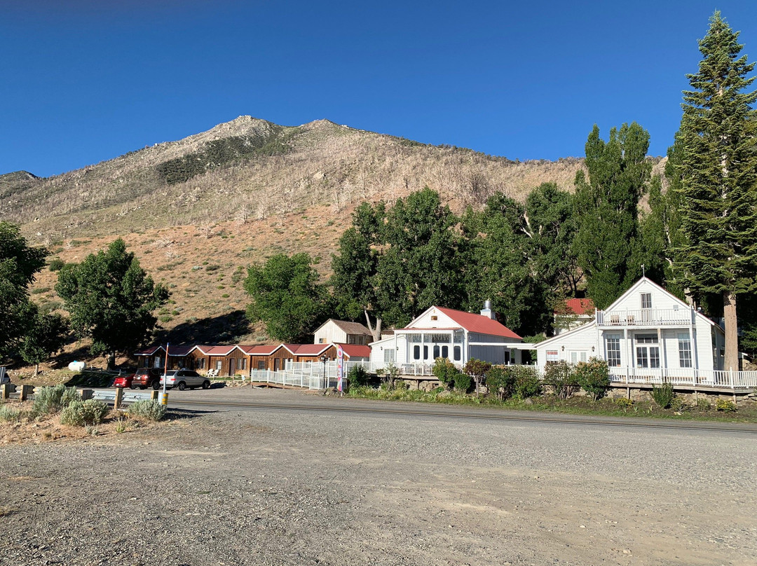 泰奥加莫诺湖旅馆主图