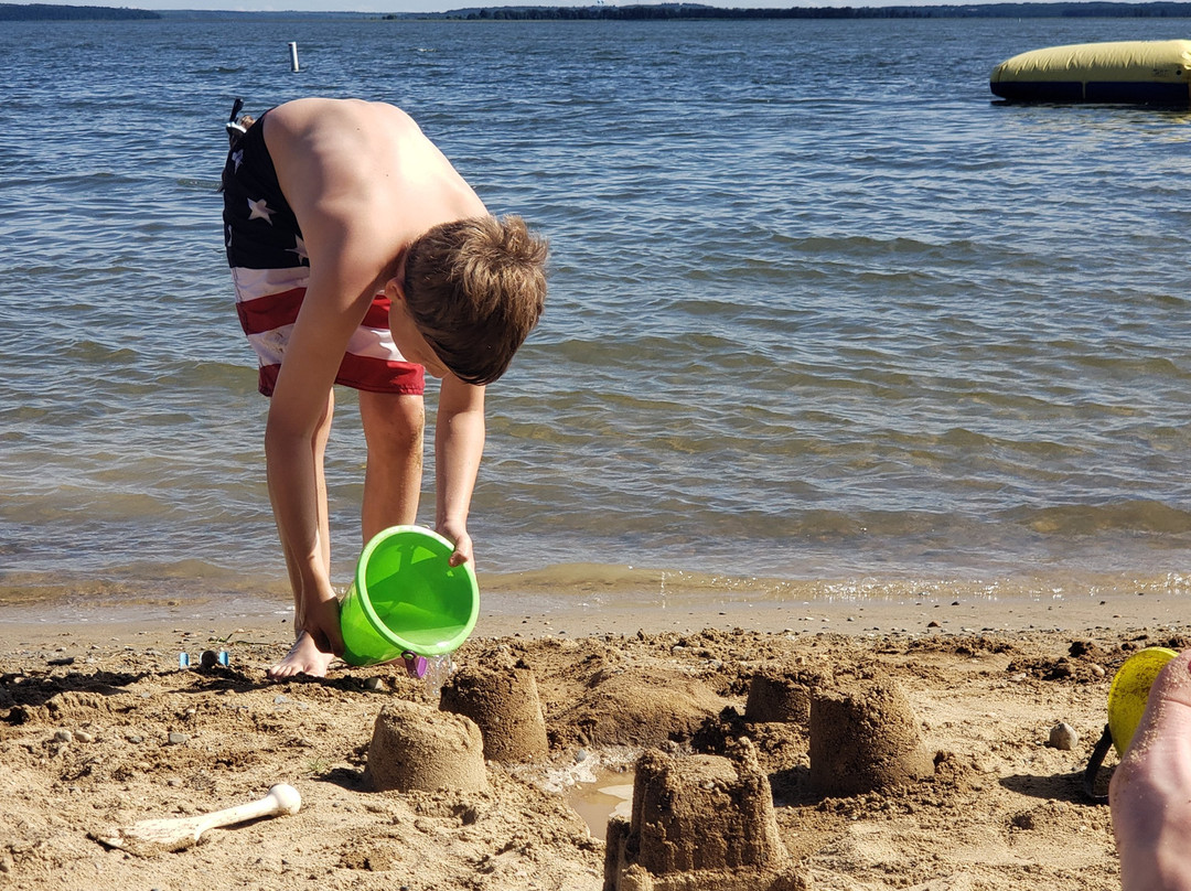 Hiawatha Beach Resort主图