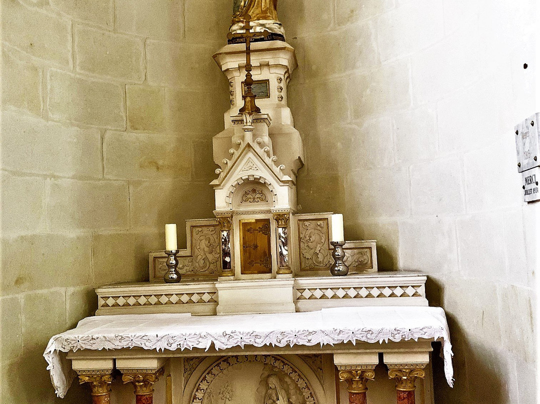 Eglise Saint-Martin et Sainte-Marguerite-Les Ormes必去景点