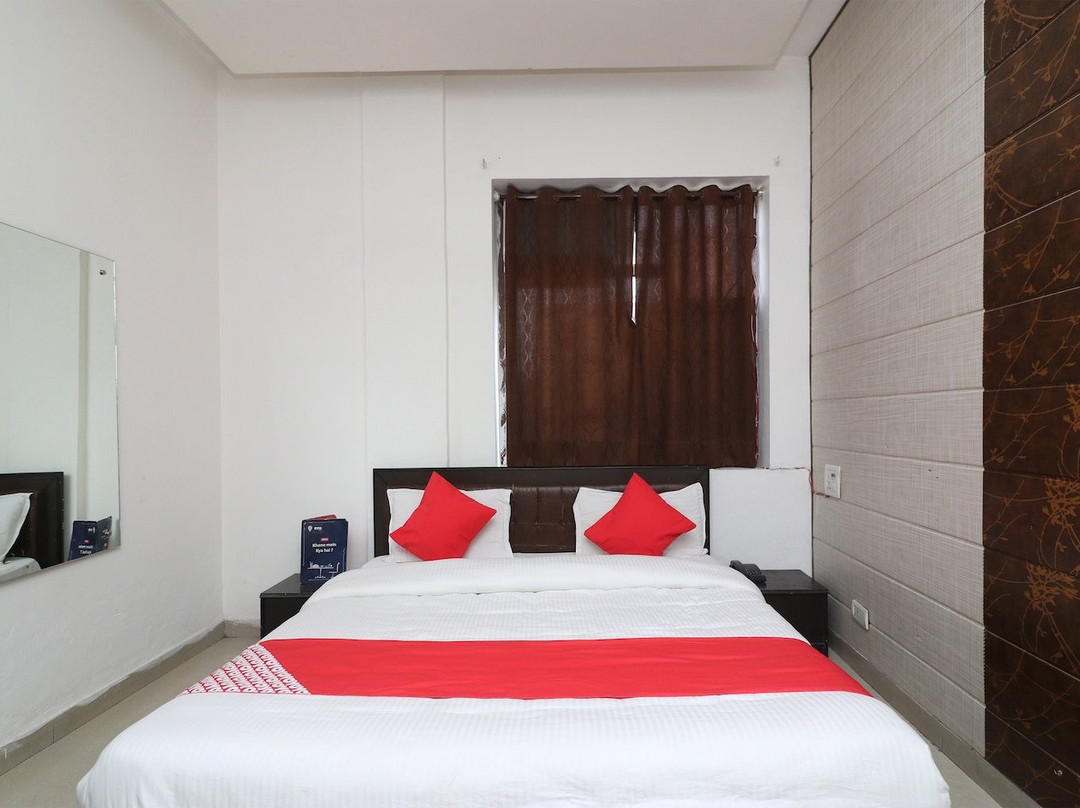 OYO Townhouse 898 Hotel Alpine主图