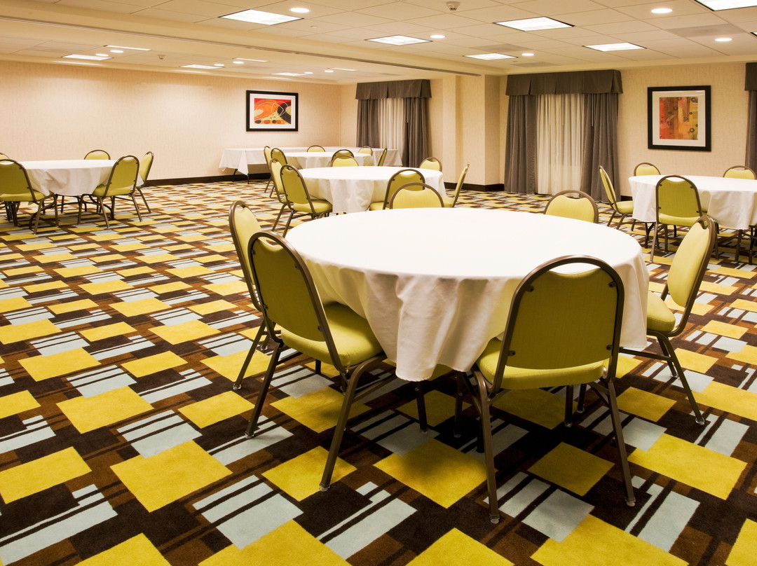 Holiday Inn Express & Suites Largo-clearwater By IHG主图