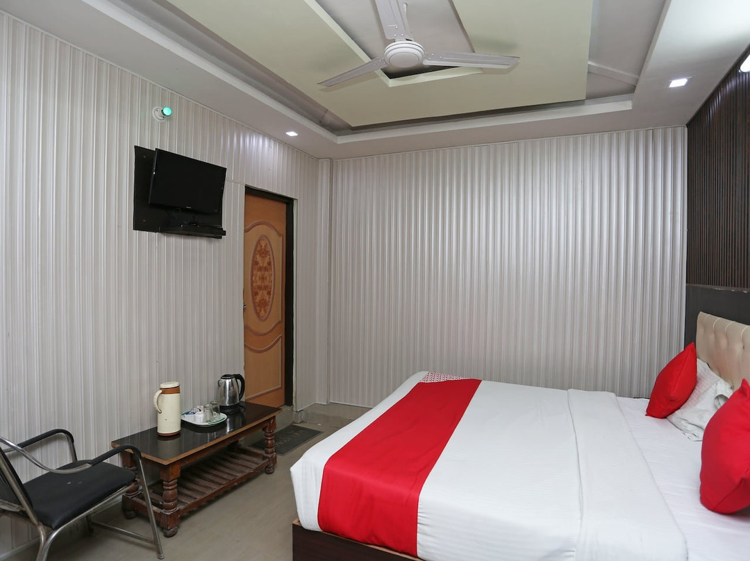 OYO 16391 Mangalam Palace主图