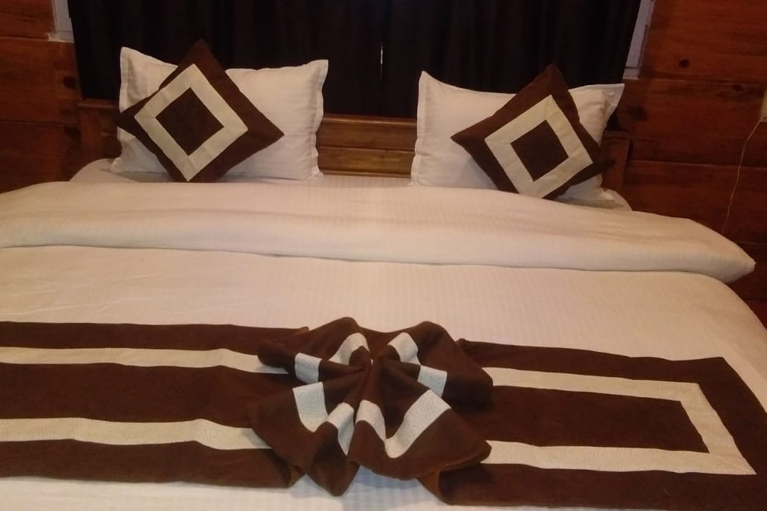 The Village Retreat主图