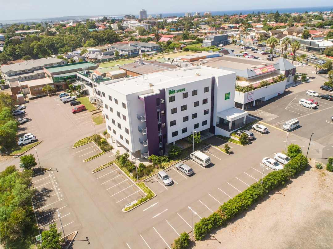 宜必思尚品恩瑞斯酒店主图