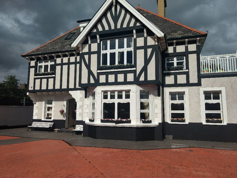 St Columbs House主图