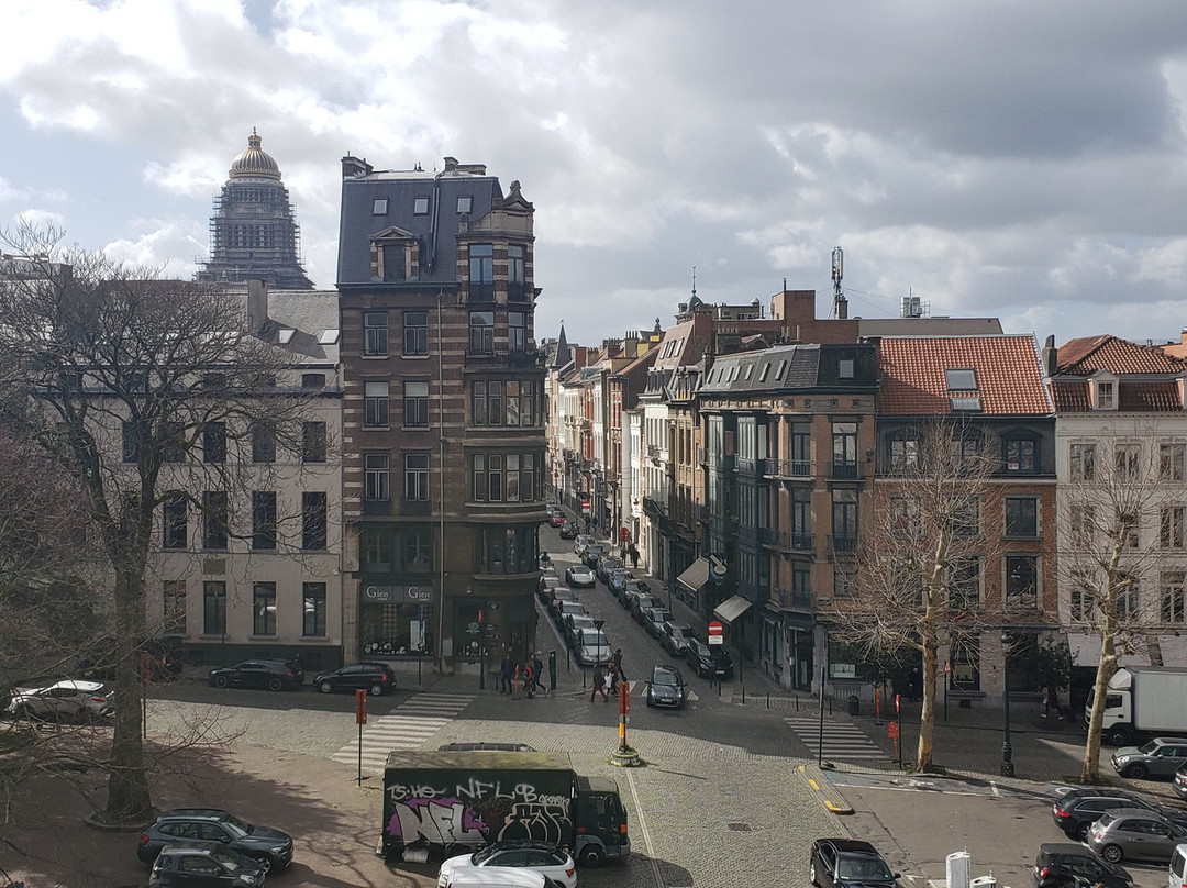 NH萨布隆大酒店主图