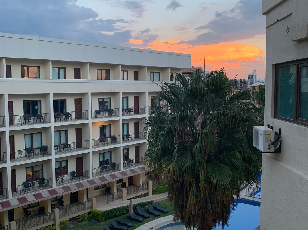 科恰班巴大酒店主图