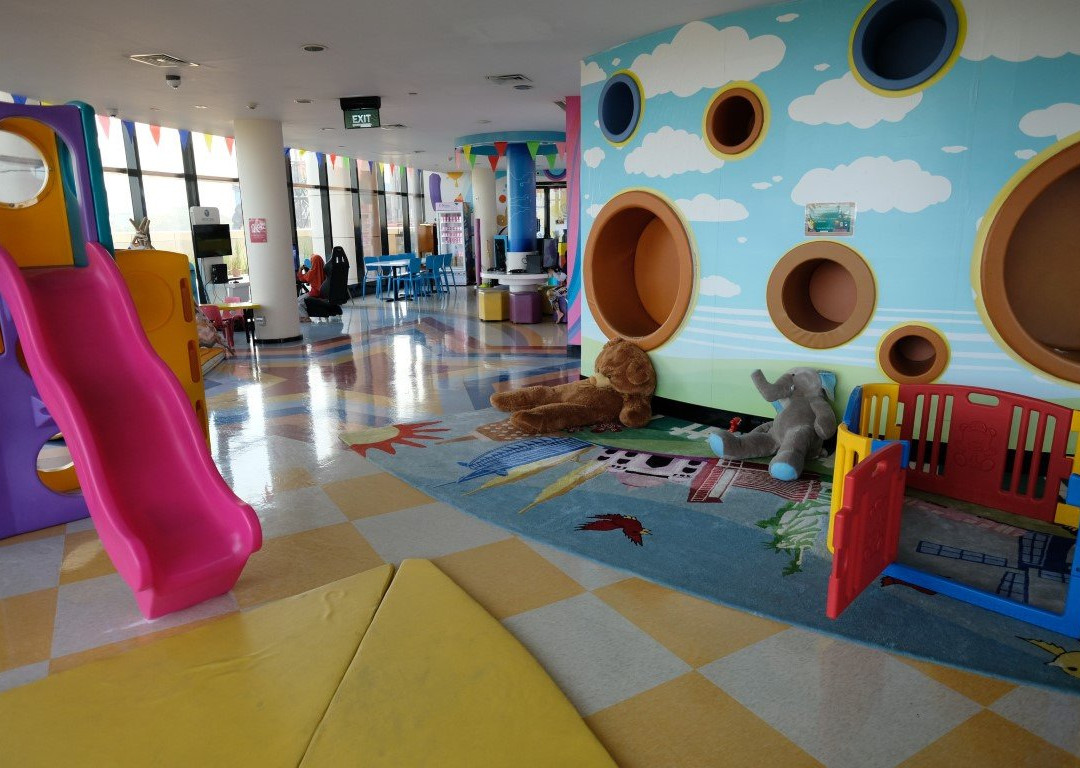 The Trans Luxury Hotel主图