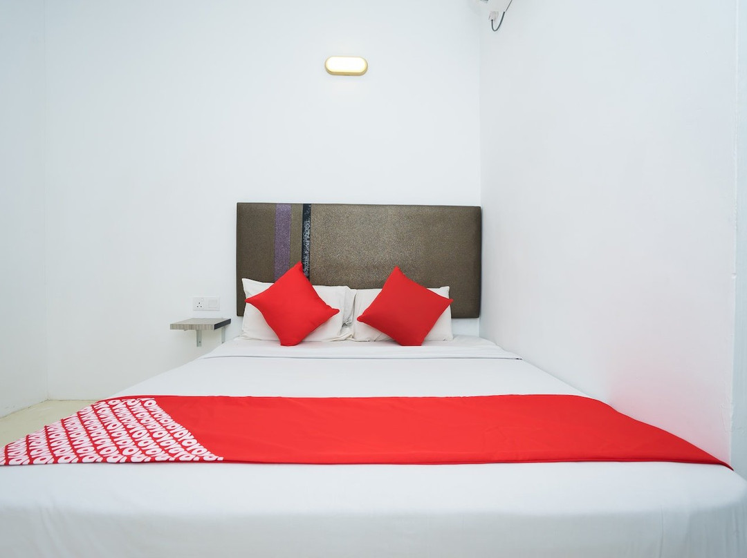 Super Oyo Capital O 90556 Hotel Cherita Rooms主图