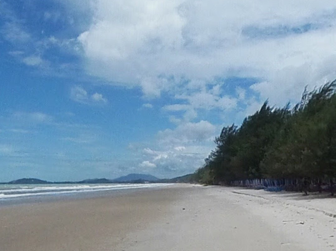 Laem Mae Phim Beach景点图片
