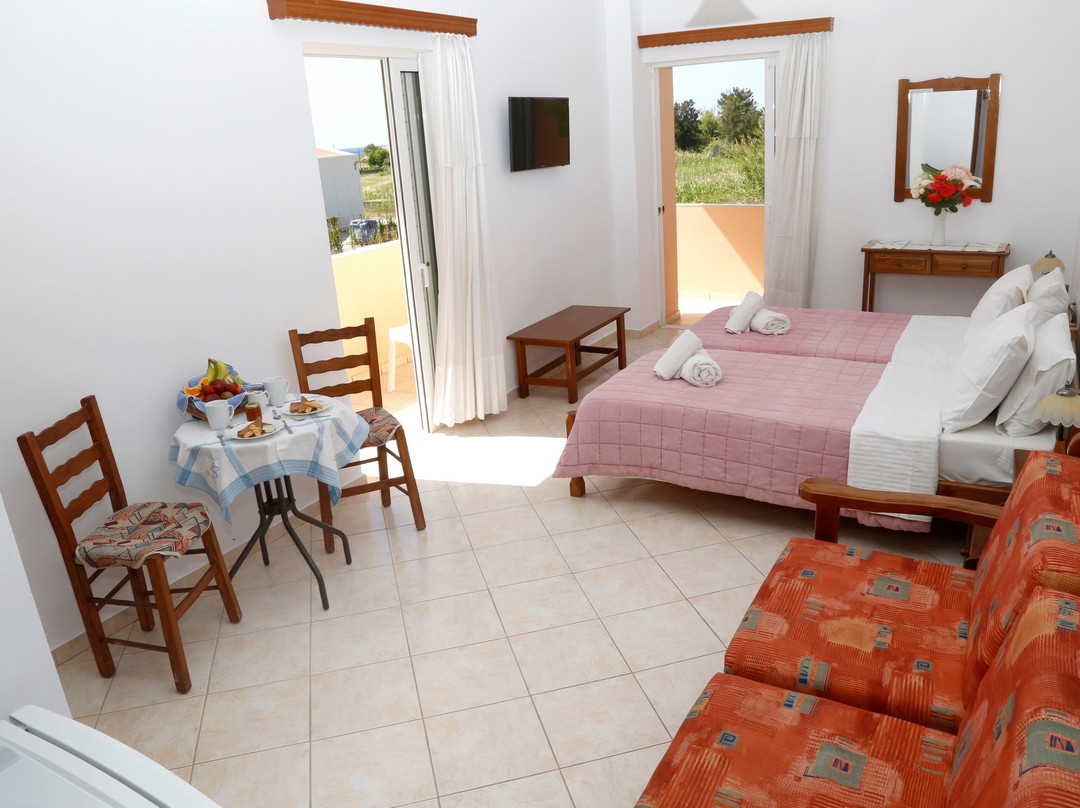 Xiro Chorio酒店住宿-Athina Rooms