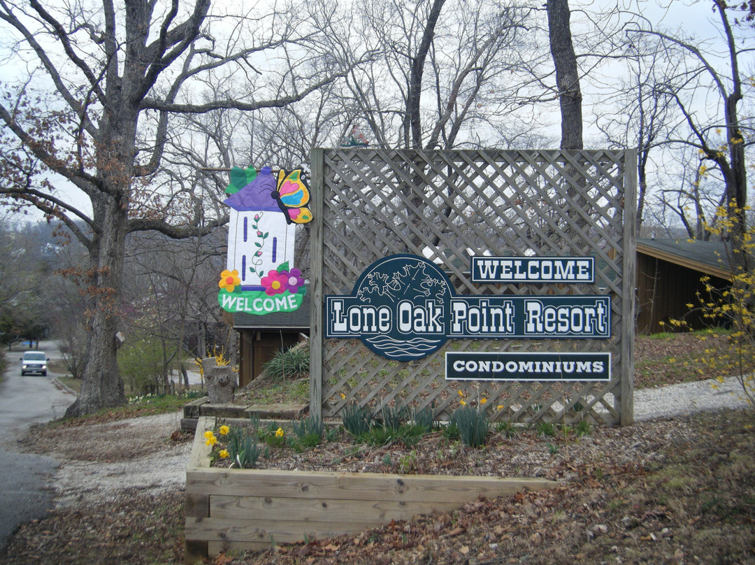Lone Oak Point Resort主图
