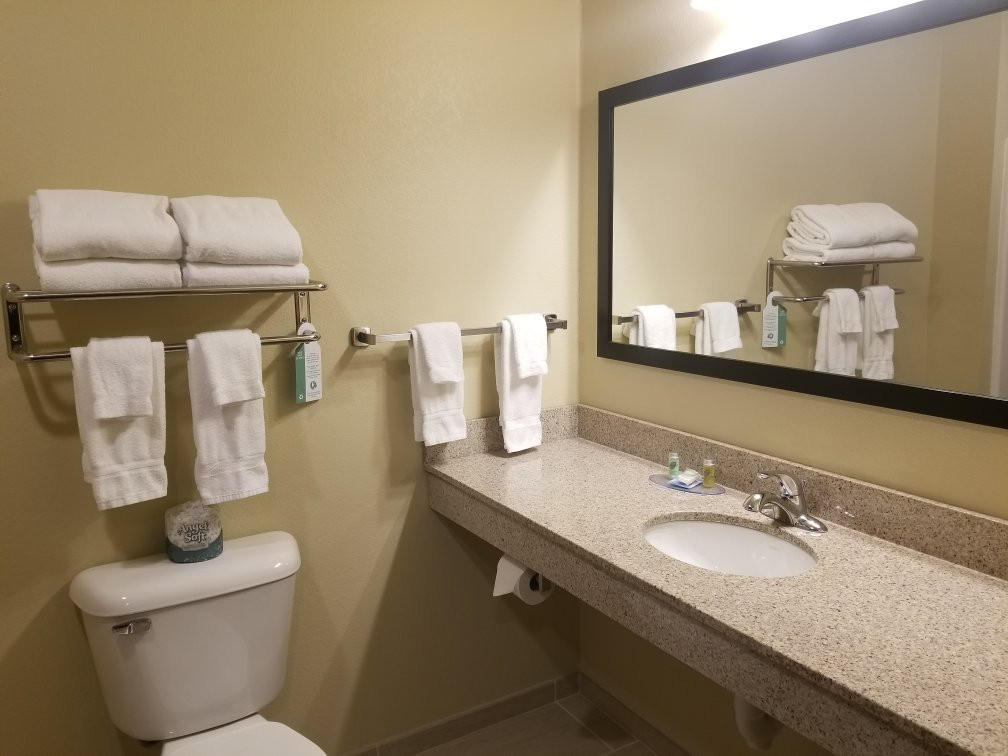 Cobblestone Hotel & Suites主图