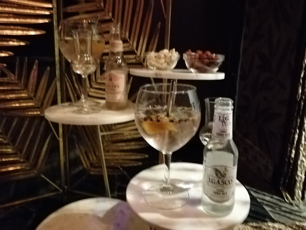 L'atelier Gin, Champagne & Vin-列日必去景点