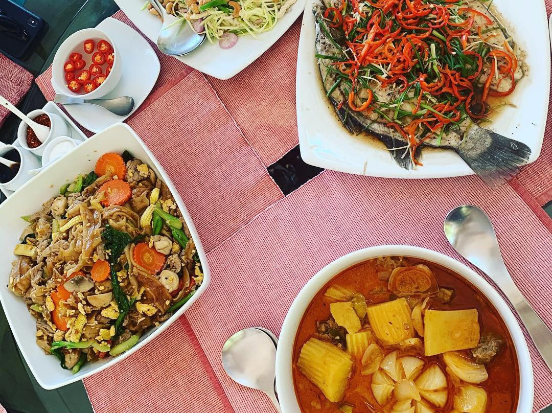 普吉岛卡塔家庭式酒店主图