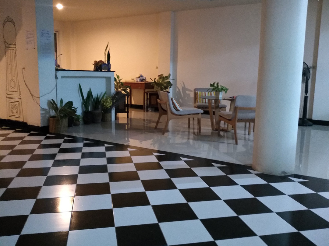 乔木提恩迎宾酒店主图