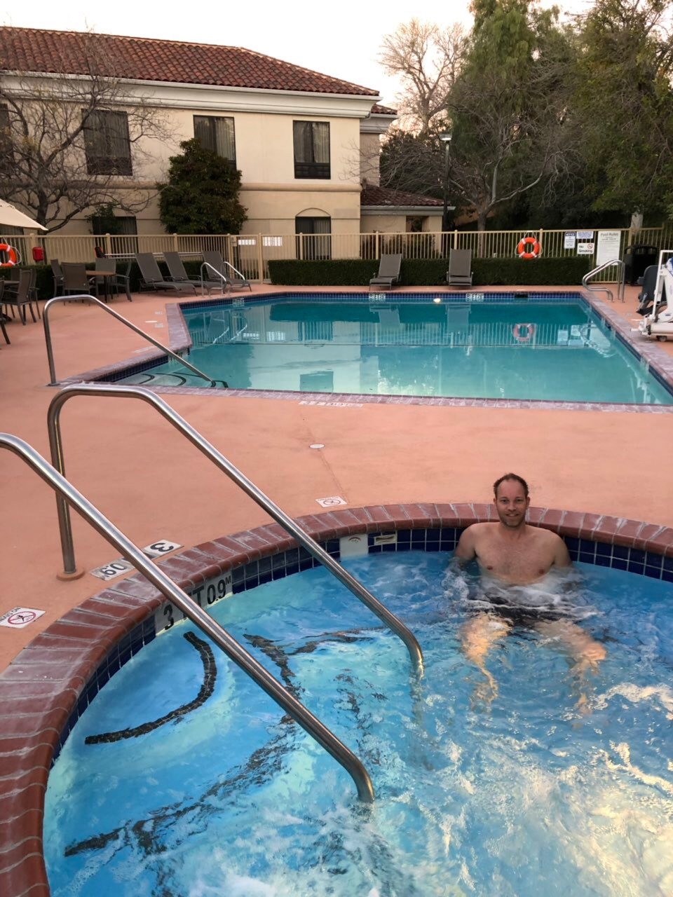 Holiday Inn Express & Suites Valencia - Santa Clarita, an IHG hotel-泳池