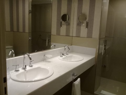 Platinum Hotel Casino-浴室