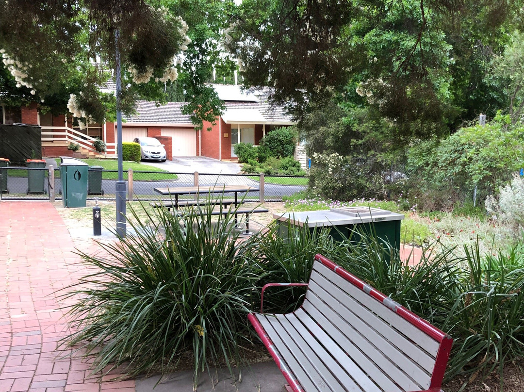 Alamein Avenue Playground景点图片