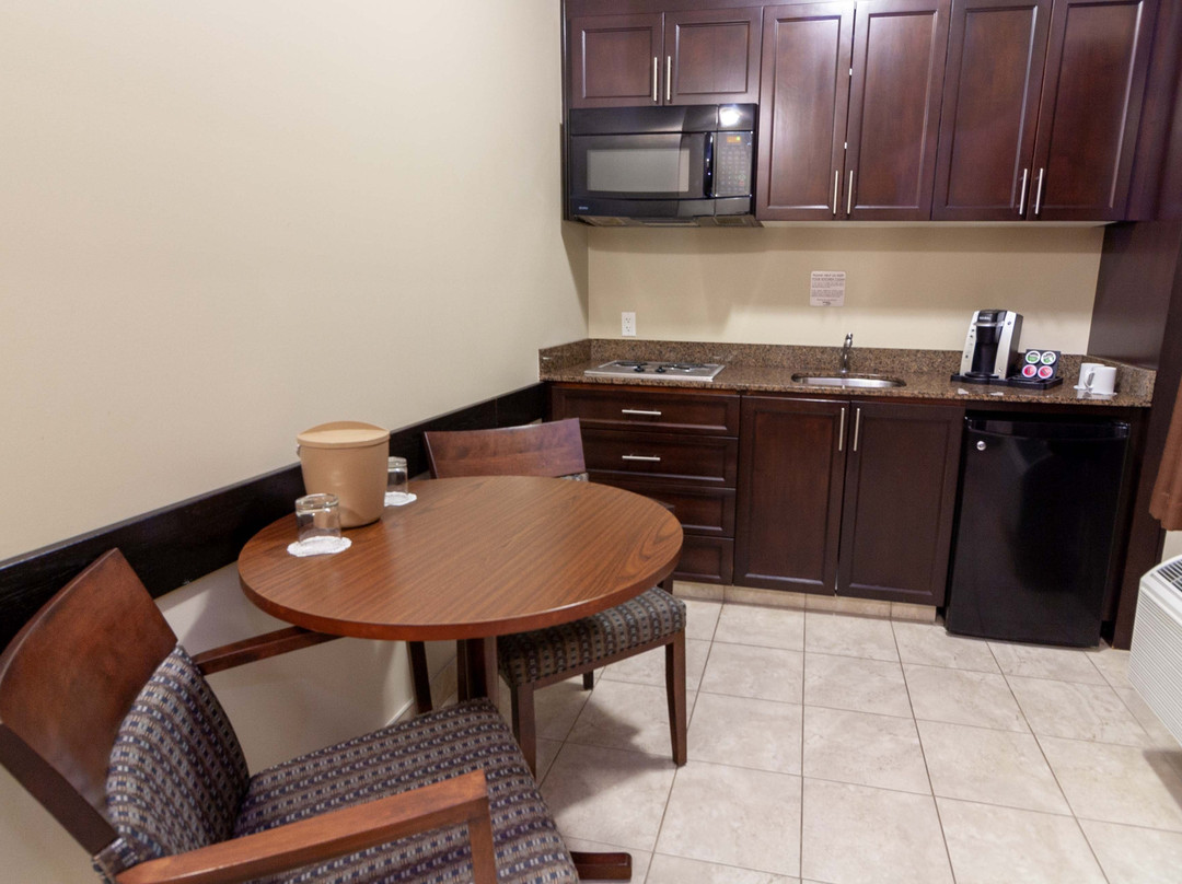 Bcminns Hotels - Lac La Biche Hotel主图