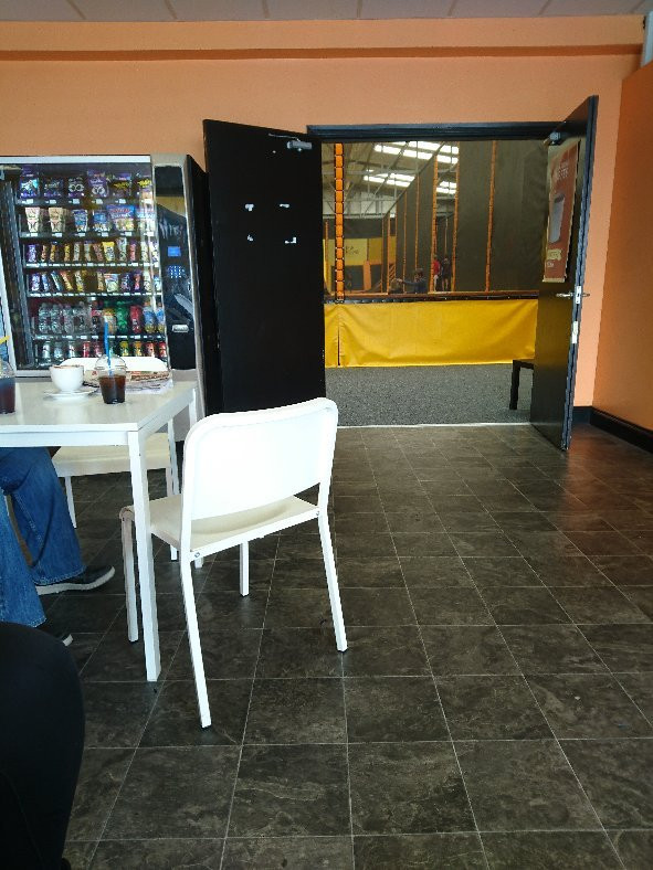 Air Bound Trampoline Park Dundalk-Dundalk必去景点