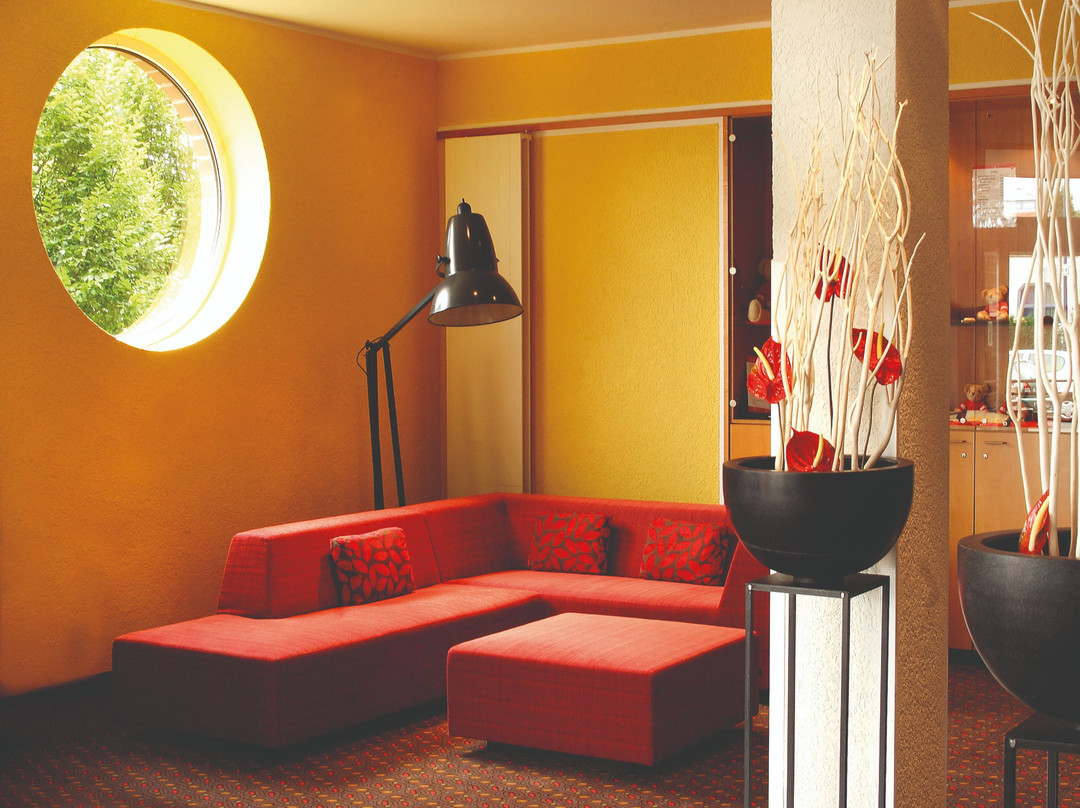 科隆-许尔特 H+酒店