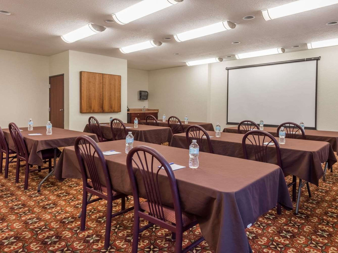 Seasons Inn & Suites  Highland主图