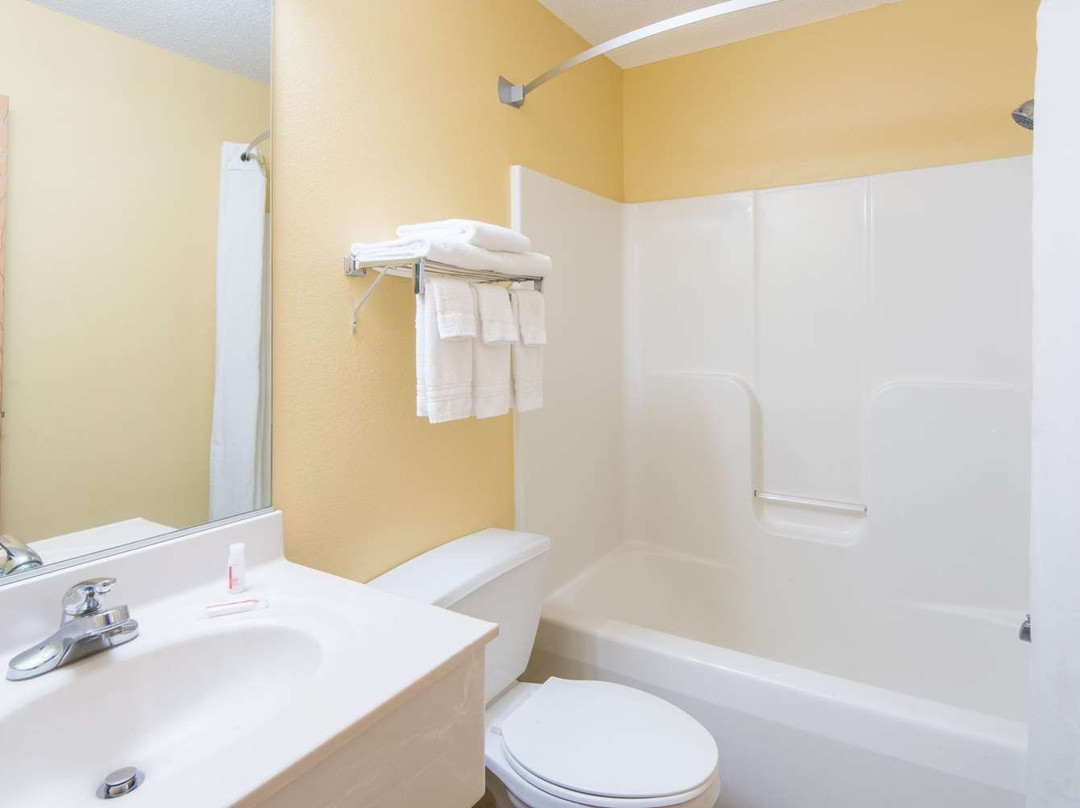 梅迪纳速8酒店主图