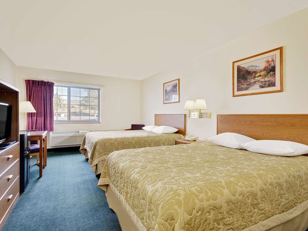 Super 8 by Wyndham Battle Mountain主图