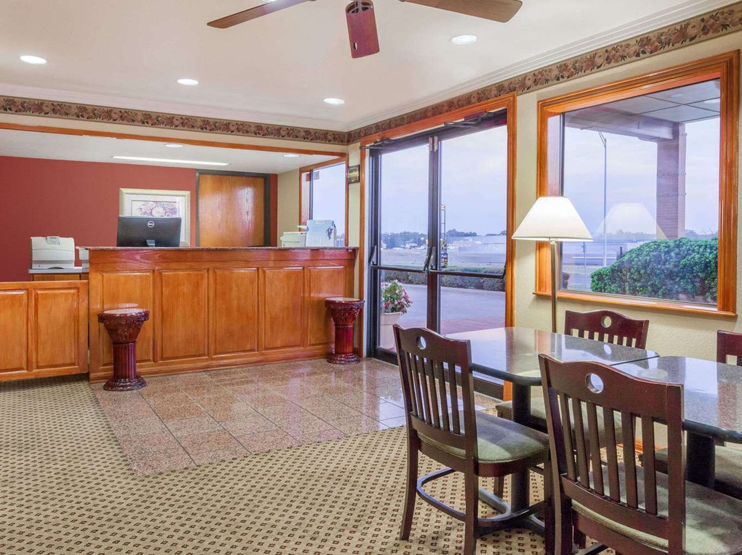 Super 8 by Wyndham Mount Vernon主图