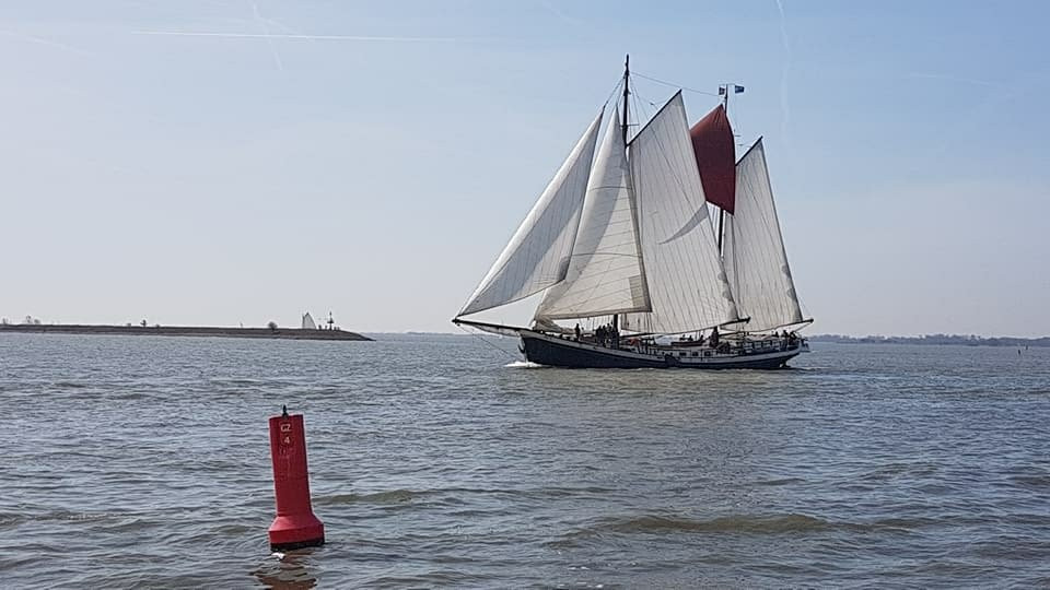 Bontekoe Reizen-恩克赫伊曾必去景点