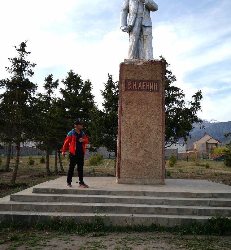 Lenin Statue-乔尔蓬阿塔必去景点