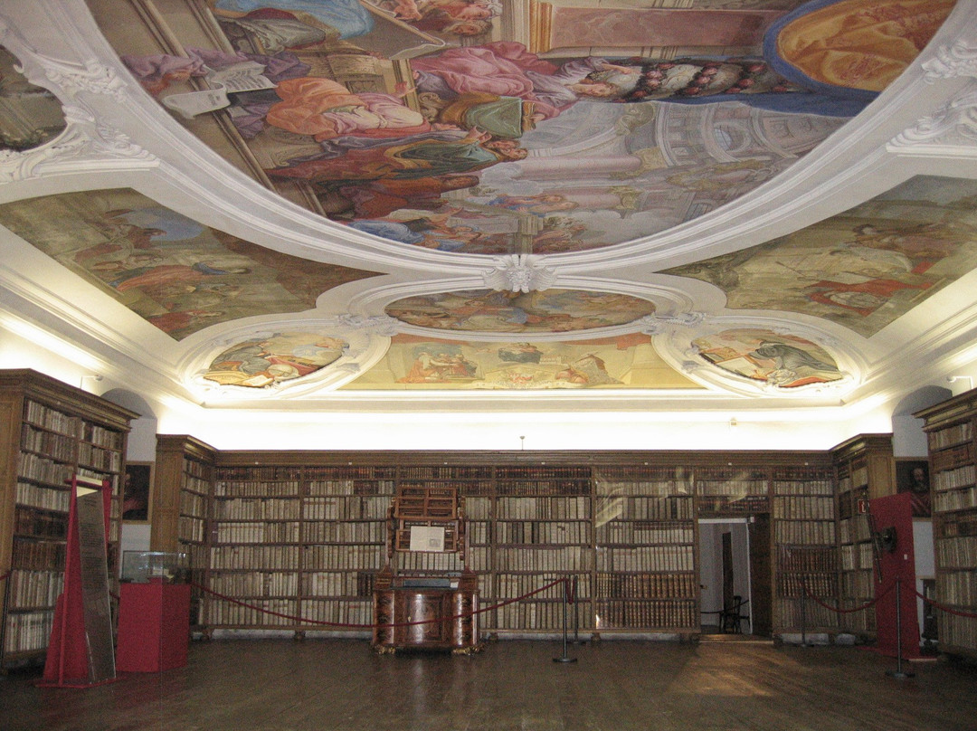Lambach Abbey-Lambach必去景点