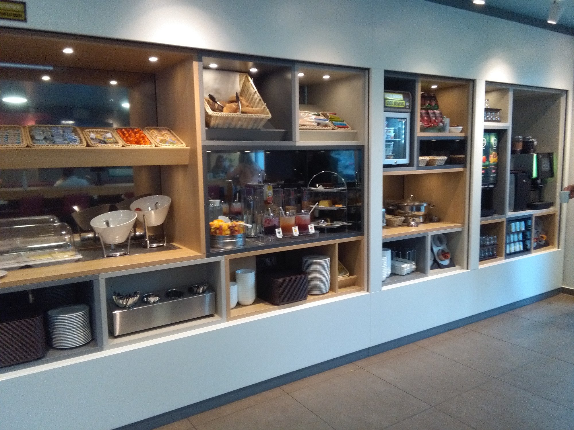 B&b Hotel Lüneburg-餐饮