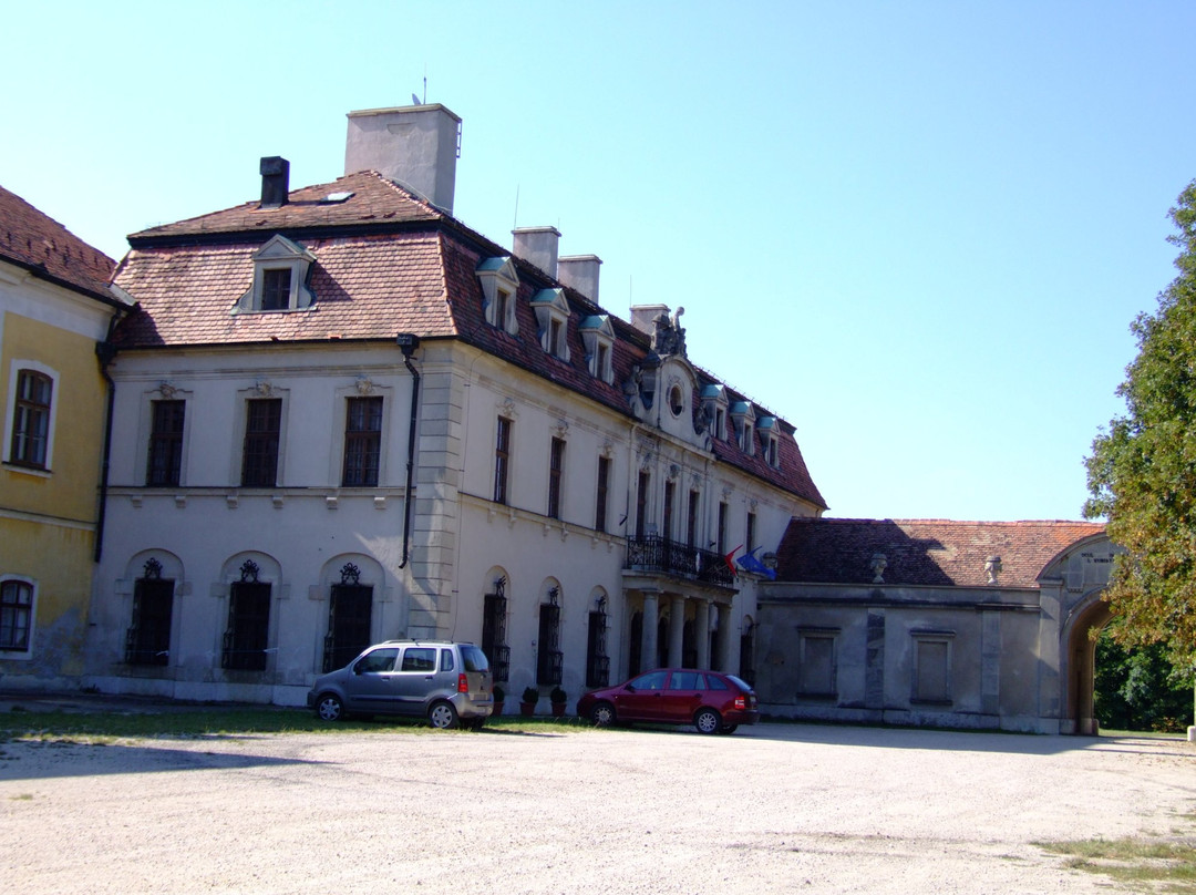 Pusztaszabolcs旅游攻略图片