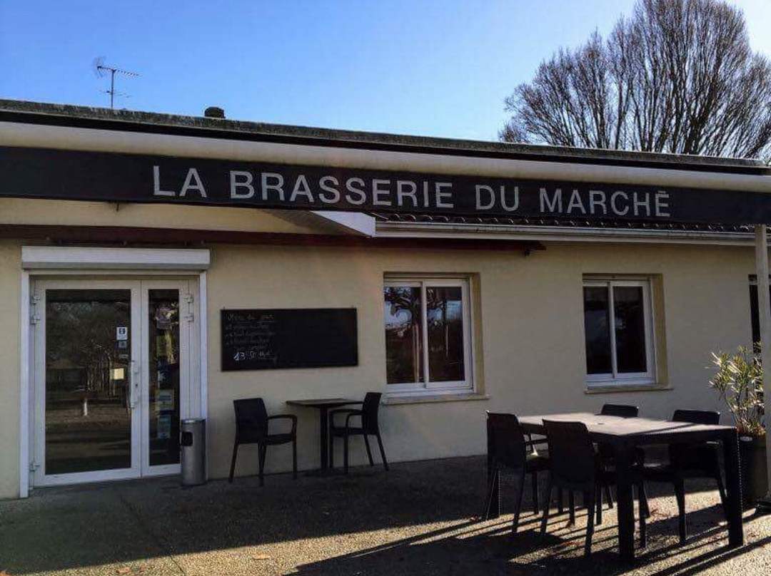 Bassens酒店住宿-La Brasserie du Marche