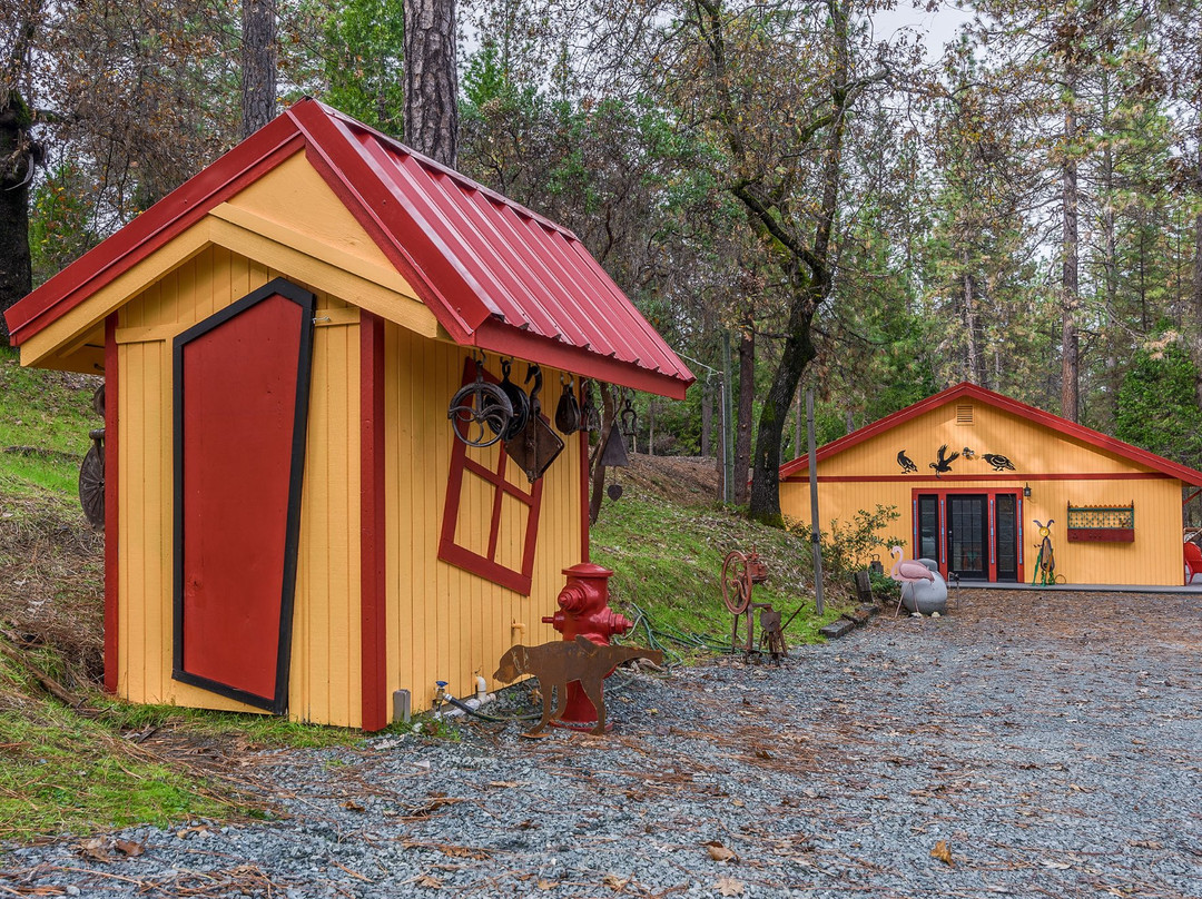 Ginny Davis Metal Garden Art-Nevada City必去景点