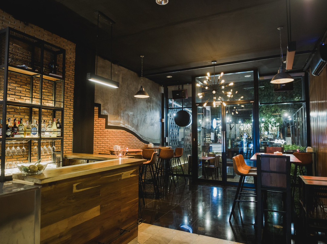 No.9 Hostel & Cafe