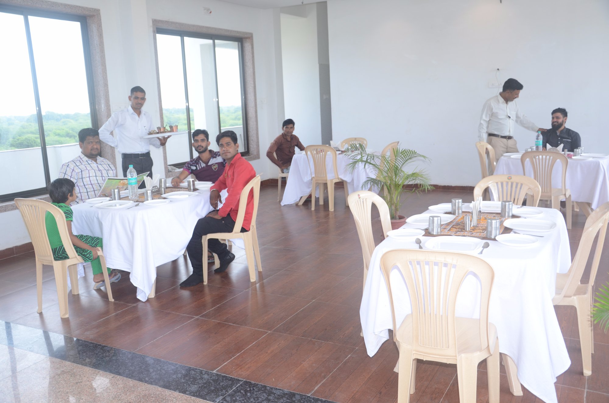 Hotel Aravali Palace-餐饮