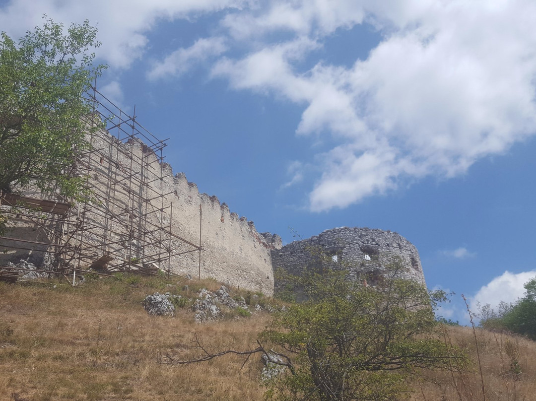 Plavecky hrad a podhradie-Plavecké Podhradie必去景点