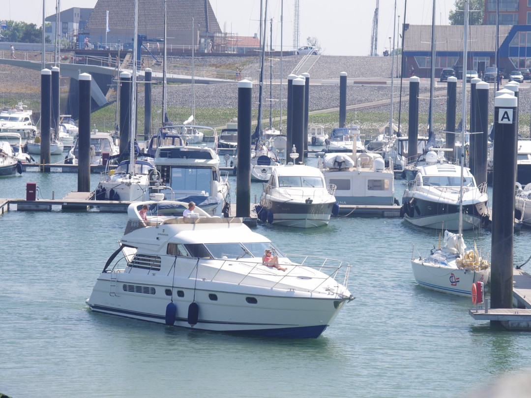 Tau Tona-泽布鲁日必去景点