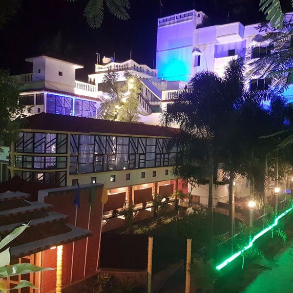 Iris Hotel Falta主图