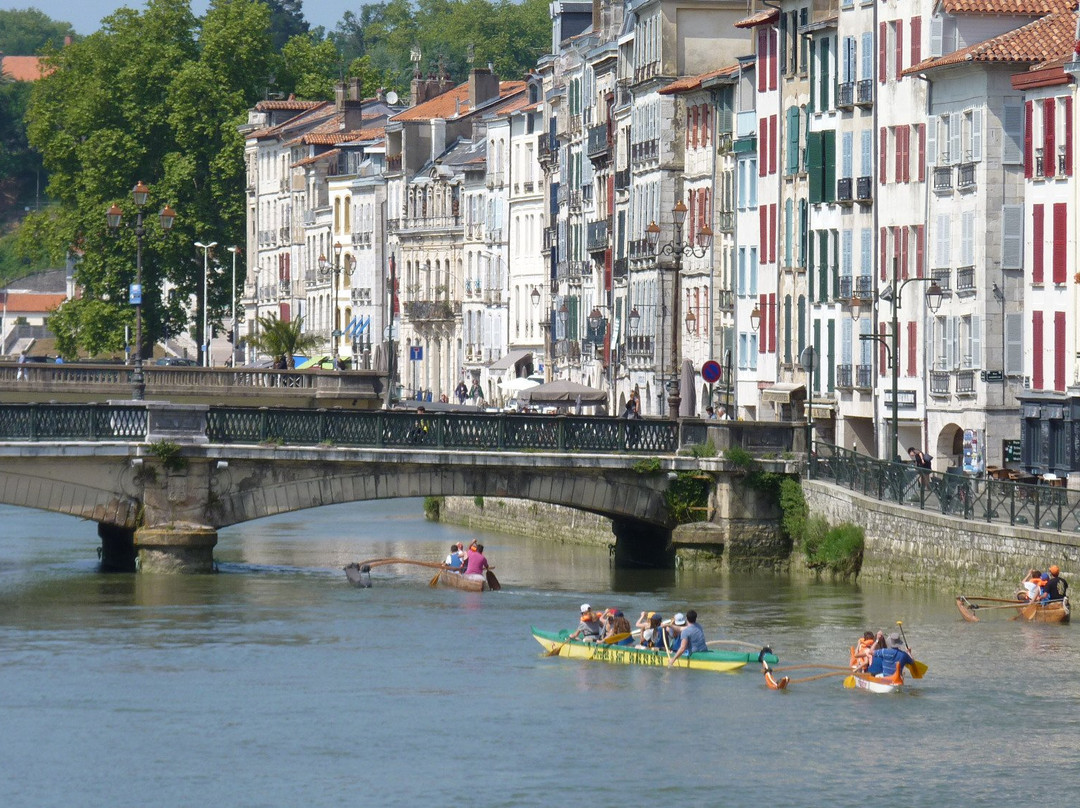 Pirogue & Surf-Bayonne必去景点