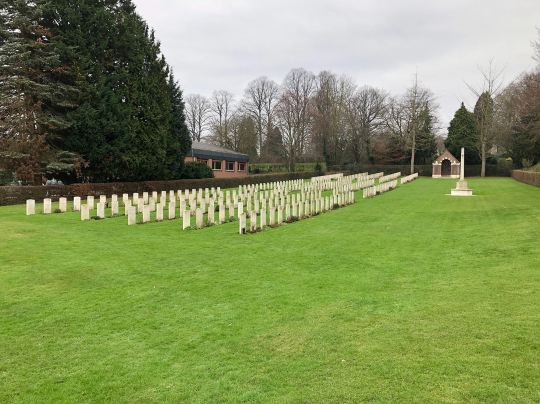 War Cemetery Brunssum景点图片