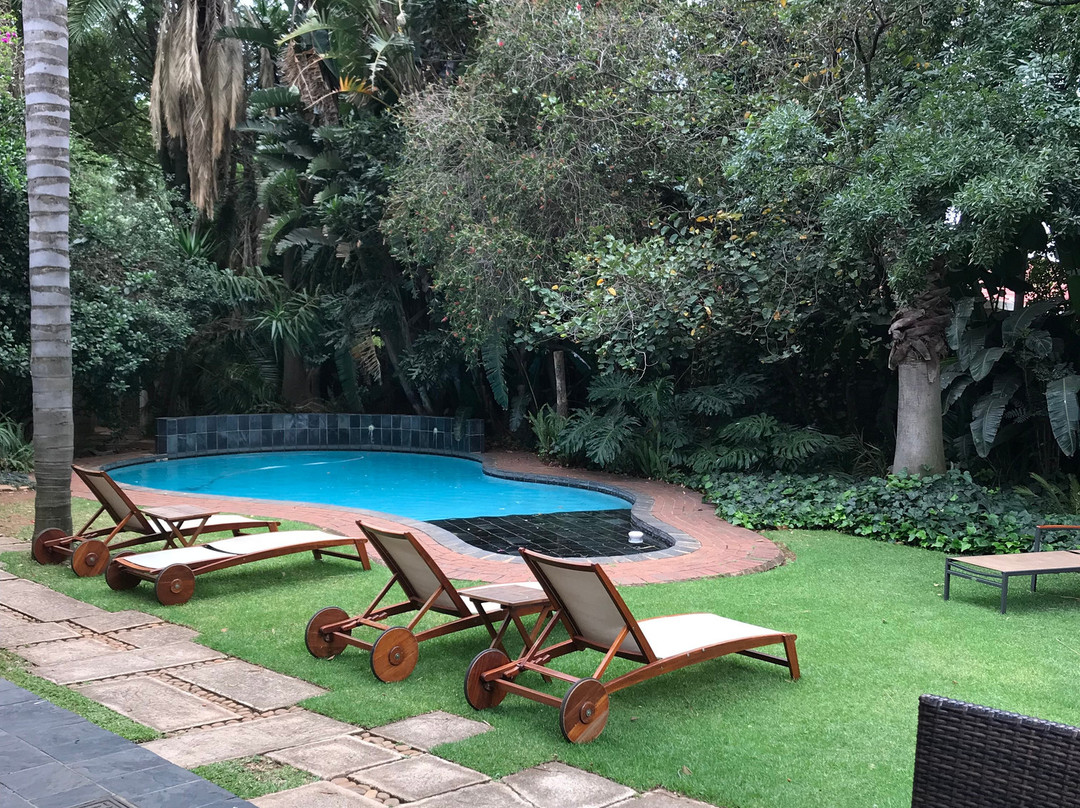 非洲巖酒店主图