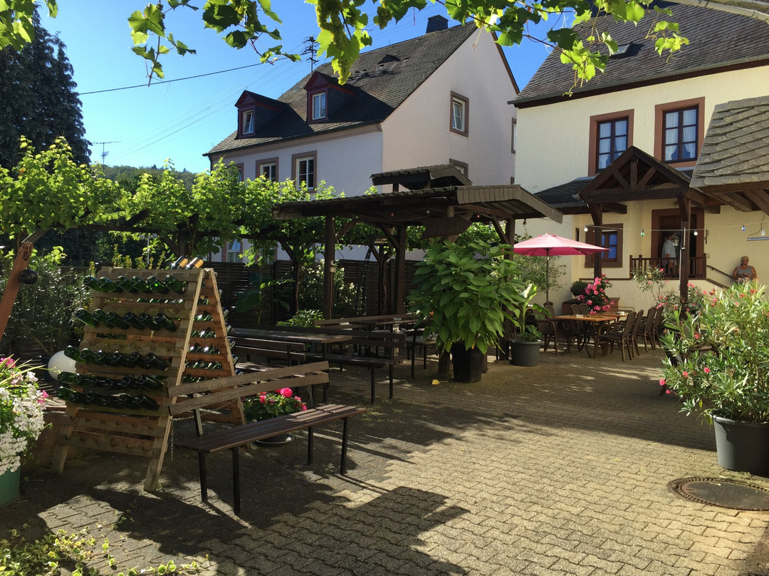 Weingut Gastezimmer Froehliches Weinfass