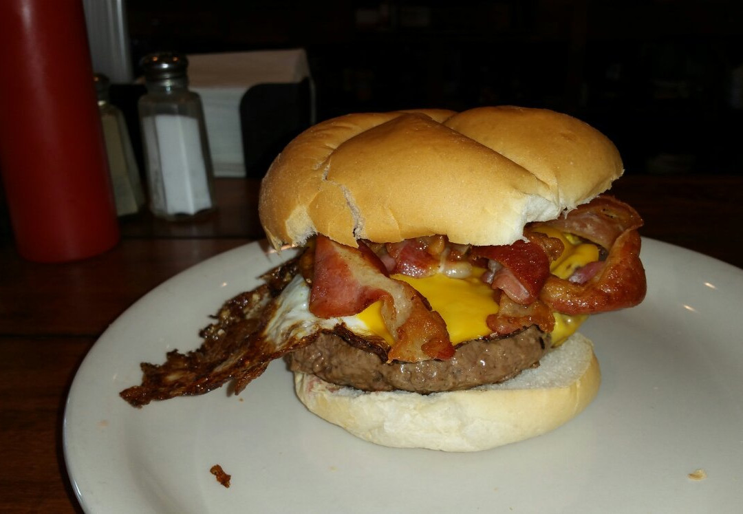 Cuba City餐馆和美食-Lawrences Pub Eatery