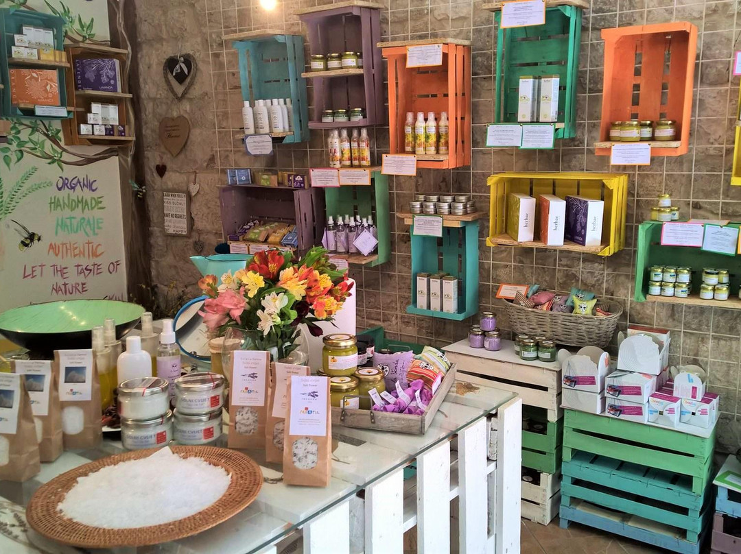 Origin Croatian Cosmetics-奥米斯必去景点